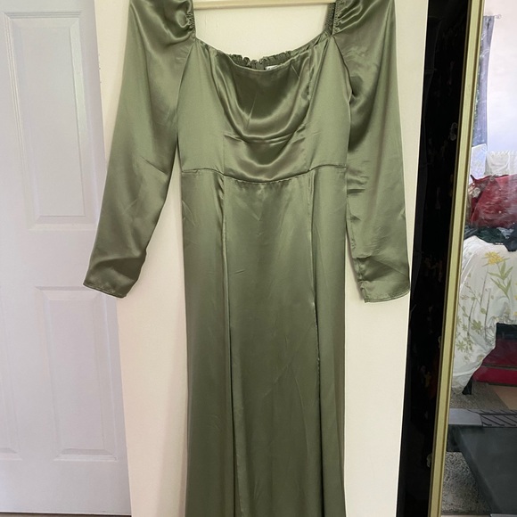 Reformation Maryanne Dress in Artichoke - Picture 4 of 6